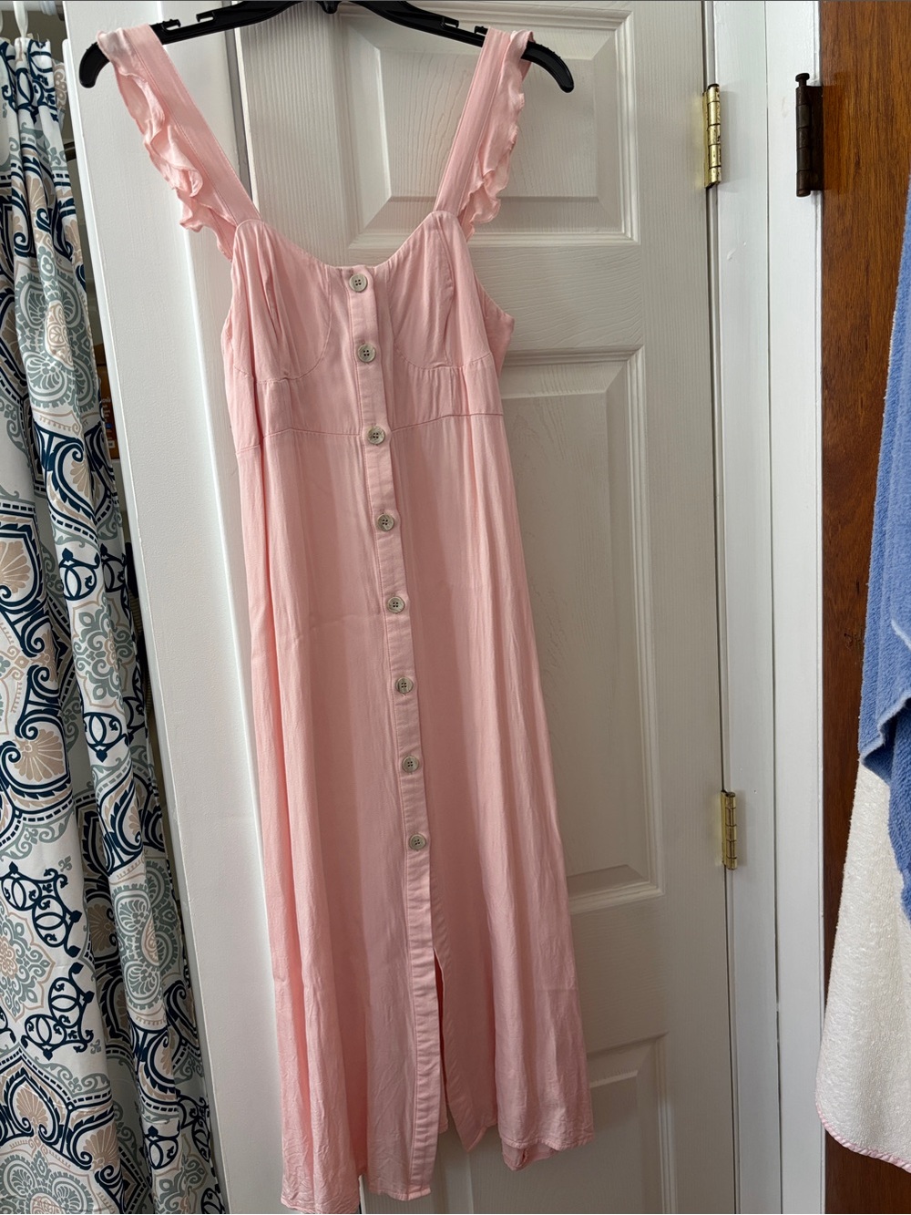 Sleeveless Button-Front Midi Dress in Light Pink